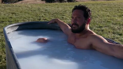 Cole Hauser Recreates 'Yellowstone' Outdoor Bathtub Scene fo
