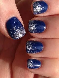 Синие ногти с блестками (41 фото)