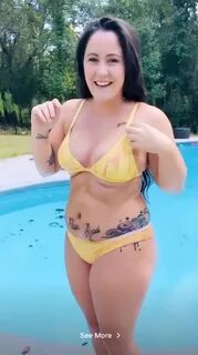 Teen Mom’s Jenelle Evans poses in a VERY TIGHT bikini next t