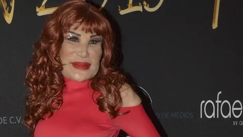 Lyn May sorprende al mostrar su figura a los 69 años de edad