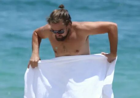 Shirtless Leonardo DiCaprio in Miami Beach 2014 Pictures POP