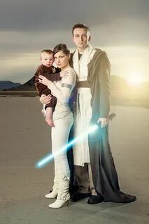 Star Wars Family Portrait Star wars family costumes, Couples