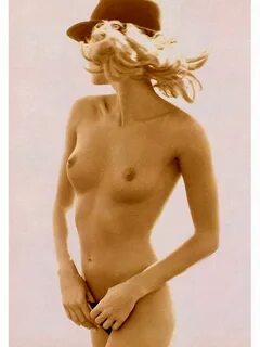 Playboy Argentina - December 1994 (Elle MacPherson)