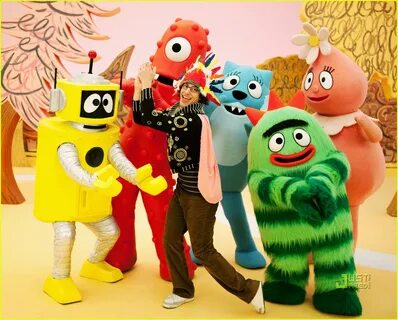 YO GABBA GABBA - FAUX REAL THO