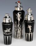 Black Glass Art Deco Coctail Shakers, c. 1930s Learn about y