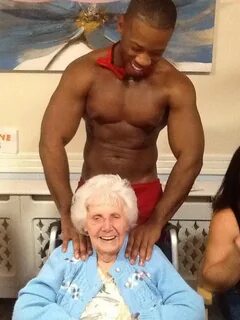 /older+women+strippers