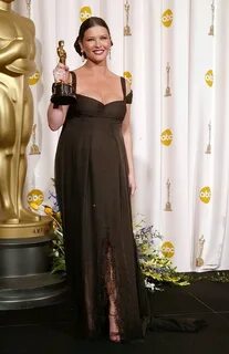 Best oscar dresses, Oscar fashion, Catherine zeta jones