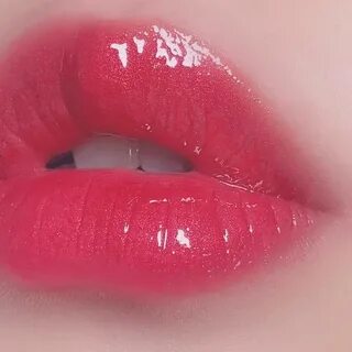 #ulzz #lips #gloss #glossy #ulzzang #peach #glitter https://