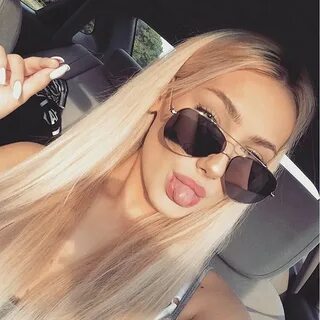 Pinterest @amatilhadelobos Blonde girl selfie, Aesthetic gir