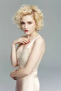 Julia Garner - Julia garner, Short hair styles, Hairstyle na