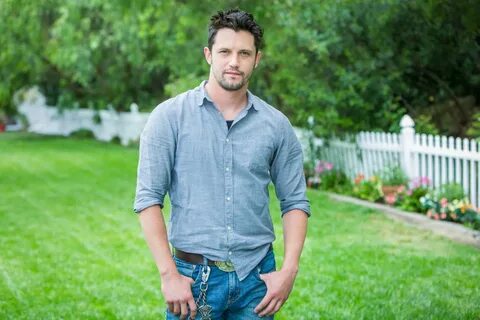 Nathan Parsons Wiki, wife, brother, girlfriend, net worth. G