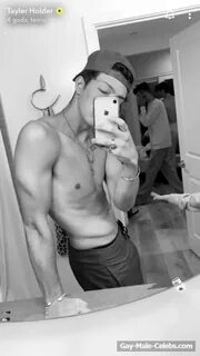 Tayler Holder Shirtless And Sexy Selfie Photos - Gay-Male-Ce