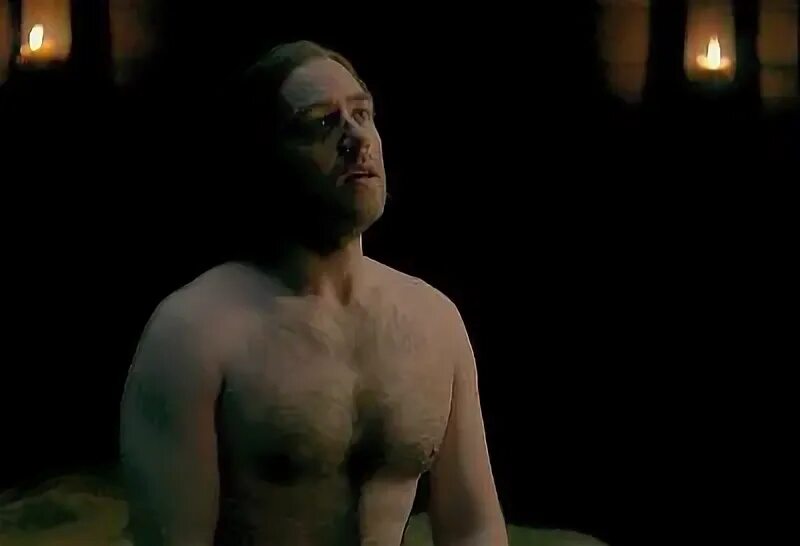 Richard Rankin Shirtless, Gay, Girlfriend, Outlander Hunk in