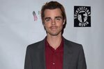 Modern Family Star Reid Ewing Comes Out As Gay - TV Guide