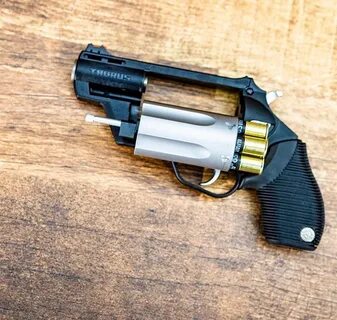 Taurus "Public Defender Poly" .45 Colt/.410 ZEREON GAMES ВКо