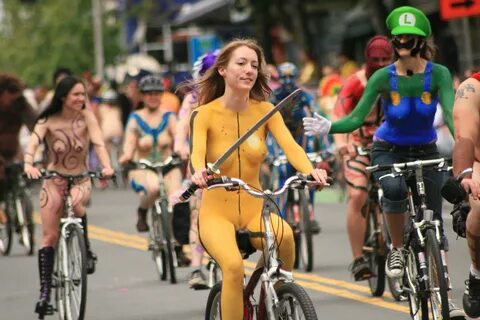 File:Fremont Solstice Parade 2012 - 95.jpg - Wikimedia Commo