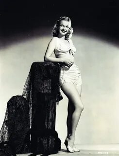 Dale Evans Golden age of hollywood, Dale evans, American act
