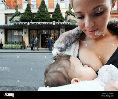 Free to Feed campaigner Carla Mastroianni, 30, from west London, breastfeed...