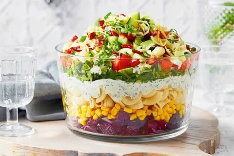 Layered Christmas pasta salad Recipe Christmas pasta, Salad 