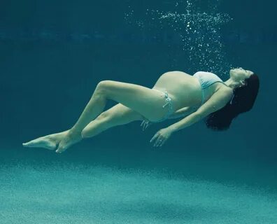 Train Them Young: Nicole Johnson In Pregnancy Underwater Pho