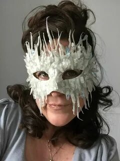 DIY Easy to Make Ice Queen Mask (With images) Ice queen, Hal