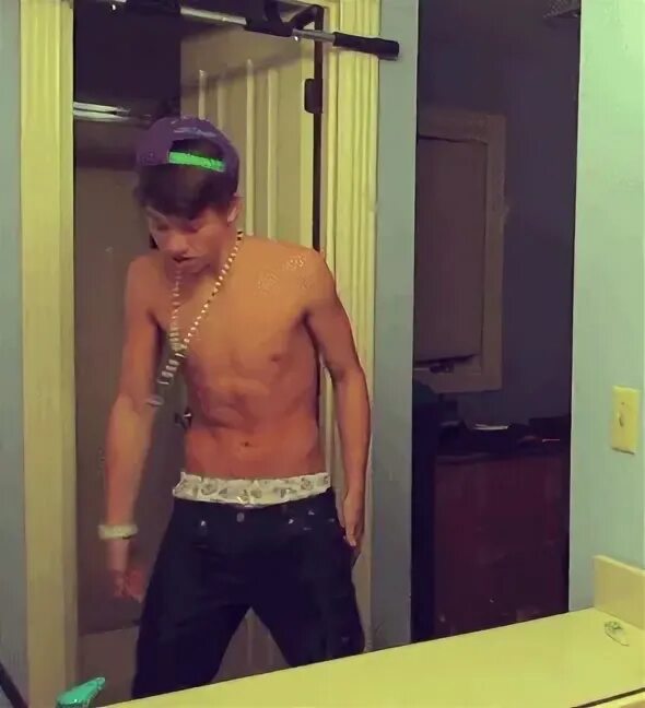 GIF taylor caniff - animated GIF on GIFER - by Shak