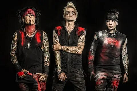 Sixx: A.M. Perform Motley Crue's 'Live Wire' Acoustic