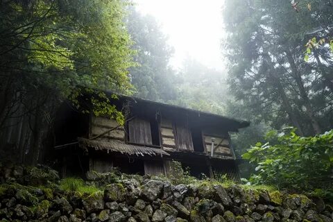 Lee Chapman в Твиттере: "An abandoned Japanese hamlet in the mountains. Full set