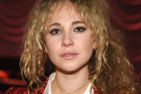 How Tall is Juno Temple? - Check Out the Height, Weight, Bod