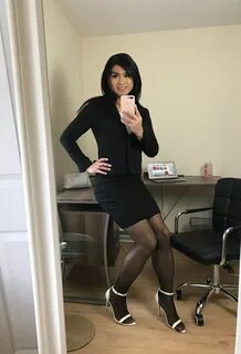 My online live show at 6p British time: sexy secretary pan. 