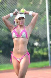 JENNIFER NICOLE LEE in Bikini Playing Tennis in Miami - Hawt