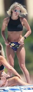Love this swimsuit!' Carrie Underwood shows off her bikini b