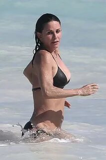 Courtney Cox's 61 Sexy Boobs: Wet Dream Pictures