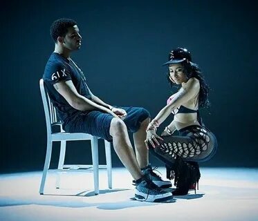 HOT ISSUES: Nicki Minaj Gives Drake A Lap Dance In Shocking 