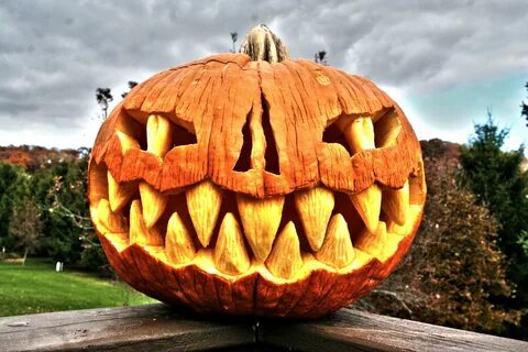 My 2012 pumpkin carving. Sculptures de citrouille, Citrouill