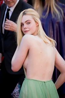 Pin by Muscle Fan on Elle Fanning in 2019 Dresses, Fashion, 