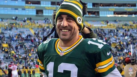 Aaron Rodgers signs five-year extension worth $110M