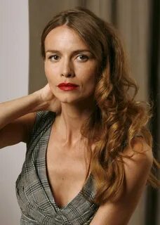 Saffron Burrows picture