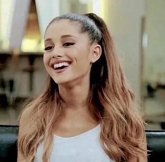 Ariana Grande Smiling : Pin On Celebrity Beauty Inspo - Ytal