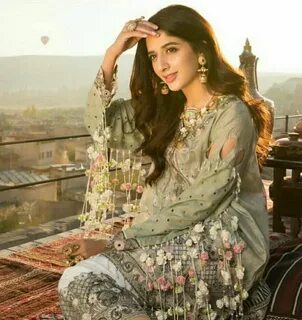 Mawra hocane Pakistani dresses casual, Indian celebrities, E