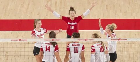 The Badger volleyball team celebrates on the floor Волейбольные Упражнения,...