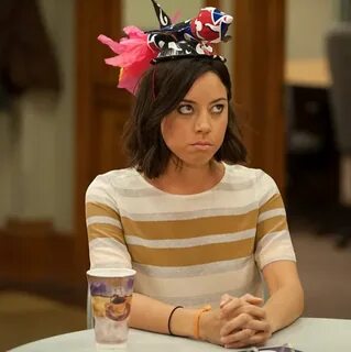 ❤ ️❤ ️❤ Beautiful in 2019 Aubrey plaza, Down hairstyles, April
