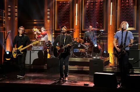 Hootie & the Blowfish Reunite on 'The Tonight Show' to Perfo