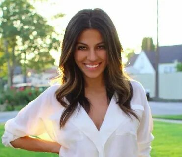 Teni Panosian Bio, Wiki, Net Worth, Dating, Boyfriend, Age, 