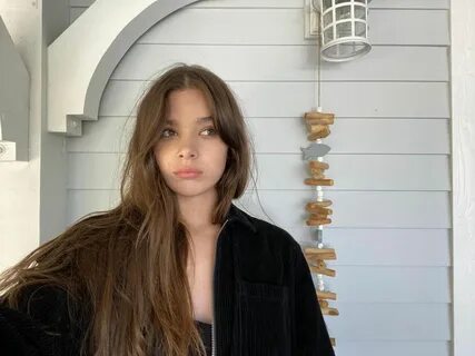 Hailee Steinfeld Social Media 05/08/2020 Atrizes, Cachaceira