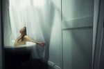 Красивые снимки девушек в ванных комнатах - Zefirka
