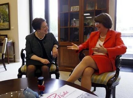 WAPO: Elena Kagan, Close Your Legs! - Reading The Pictures