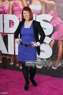 Kate Flannery`s Legs and Feet in Tights