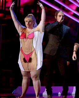 2012–Rebel Wilson - The Craziest MTV VMA Outfits from the La