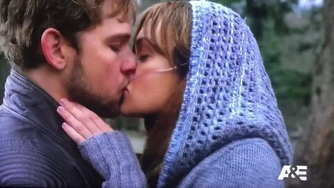 Emma and Dylan's kiss HD Bates Motel - YouTube